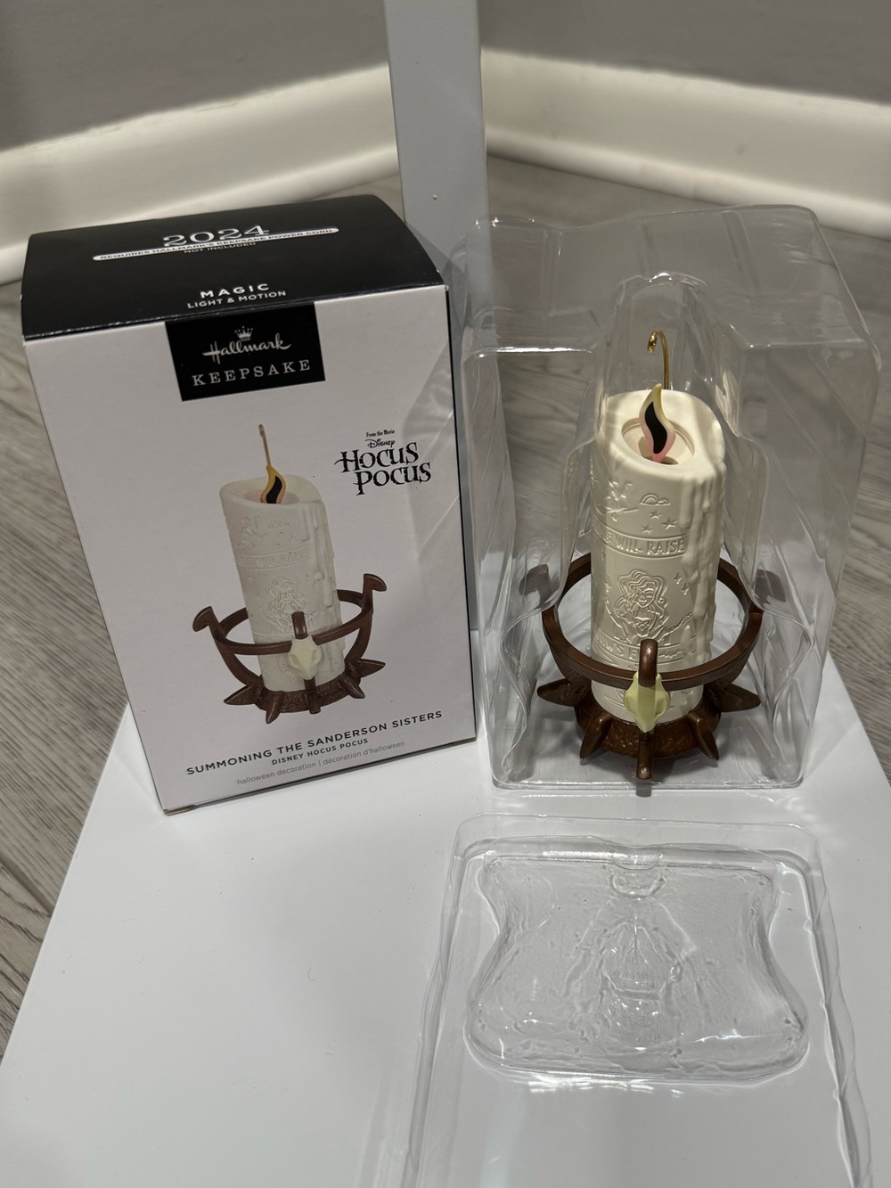 2024 Hallmark Hocus Pocus Black Flame Candle Summoning The Sanderson Sisters